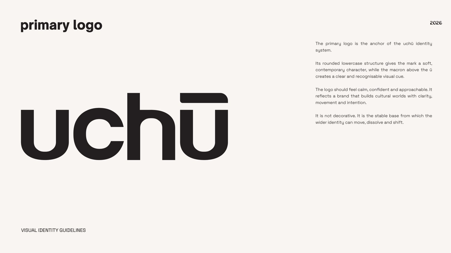 De spread primary logo uit de visual identity guidelines van Uchu, met het woordmerk uchū groot links